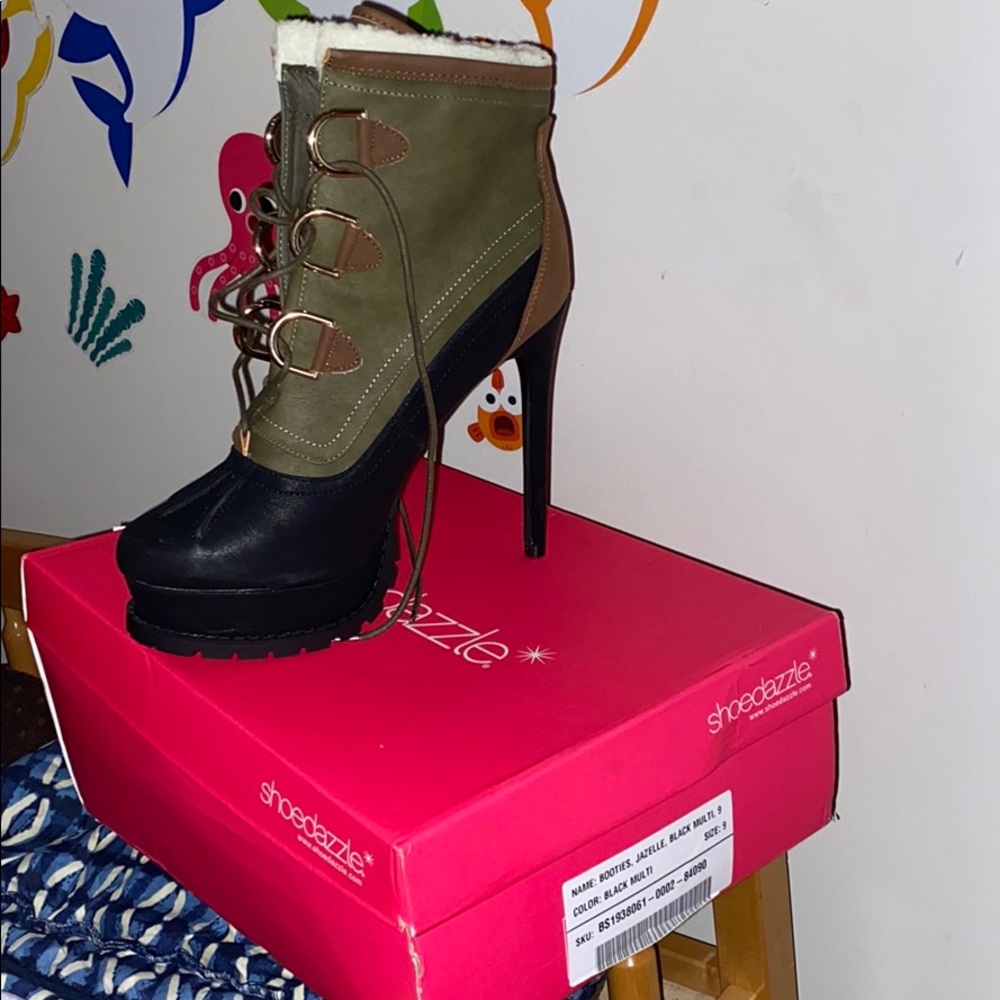 Shoe dazzle Booties, Jazelle black multi